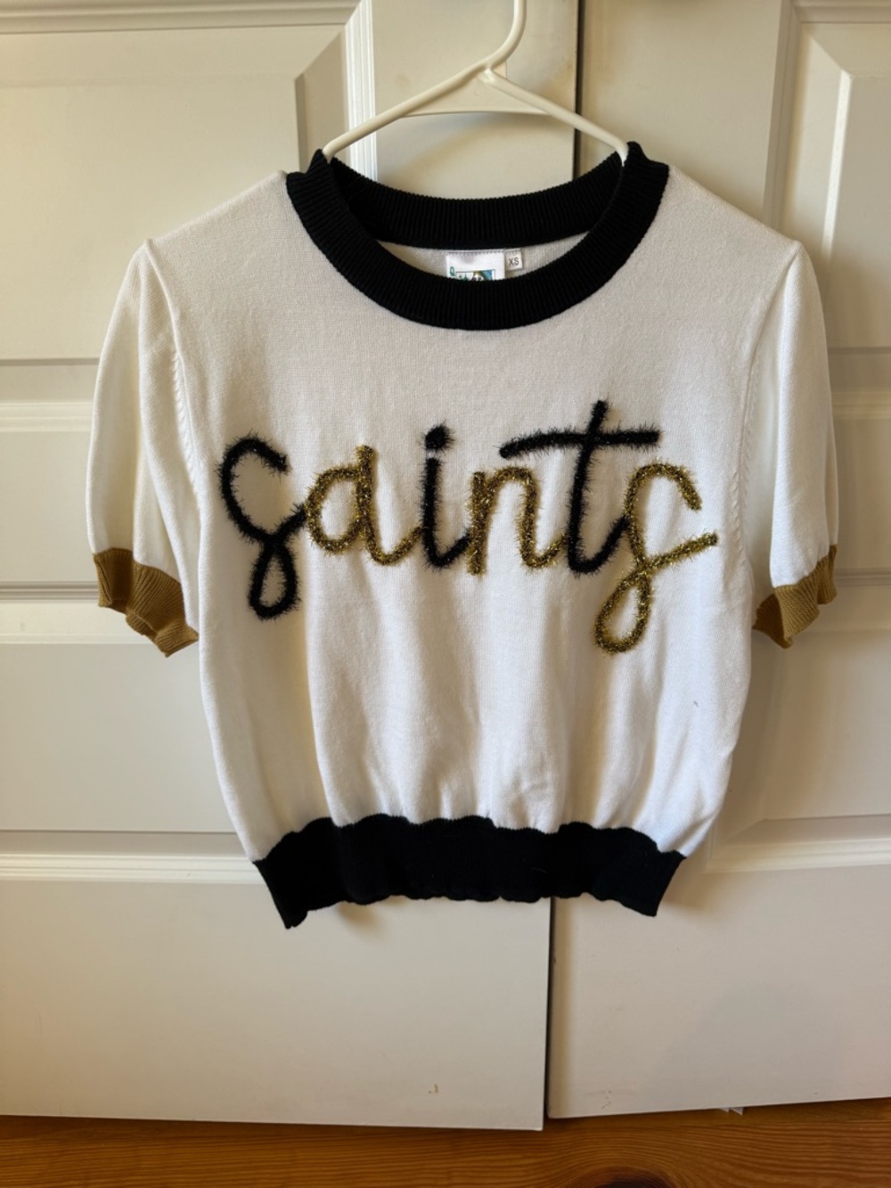 QUEEN OF SPARKLES New Orleans SAINTS White Short-Sleeve Knit Top